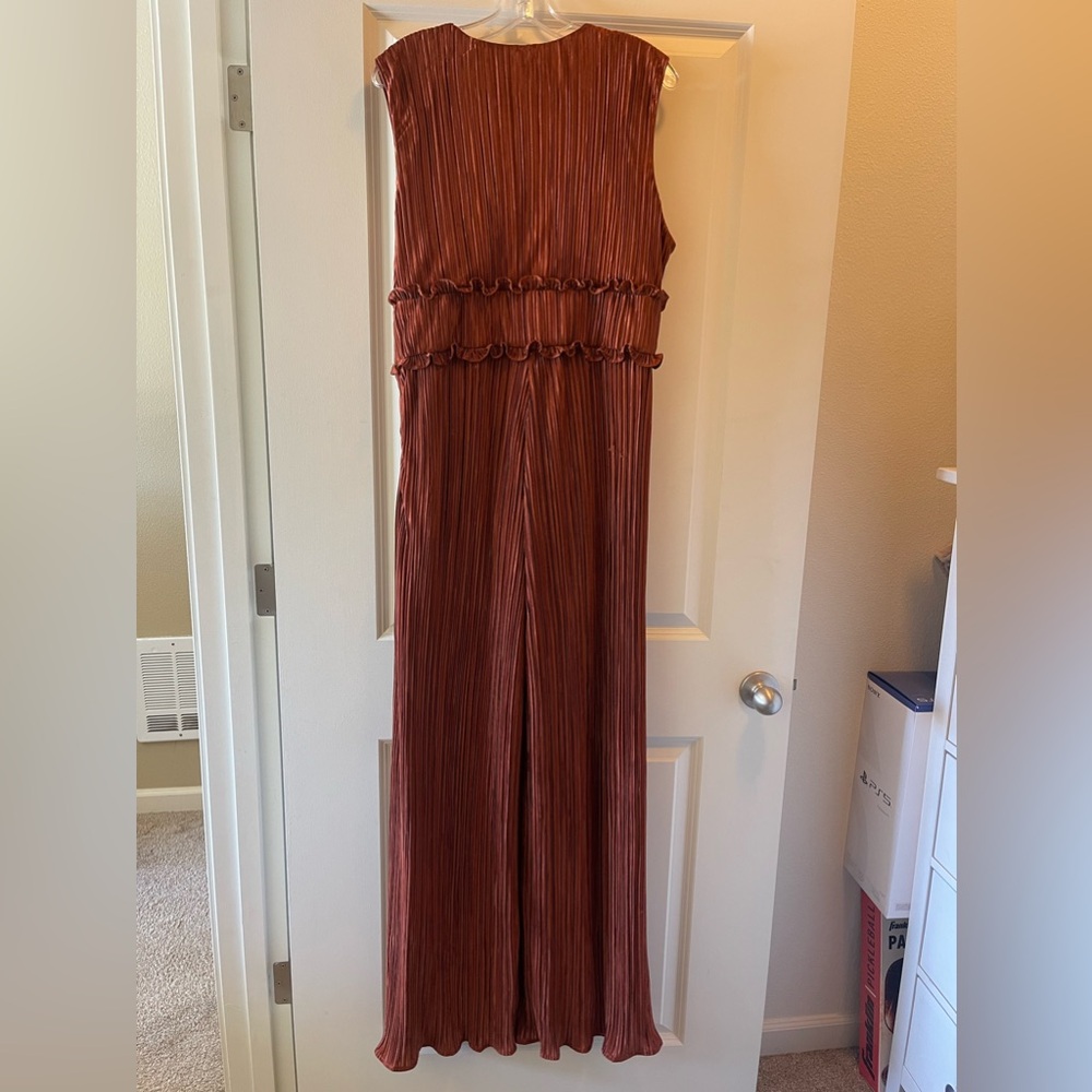 Showpo Armida Plisse Jumpsuit - Picture 3 of 5